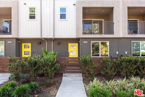 5258 Bainbridge Place, Valley Village, CA, 91607 | Card Image