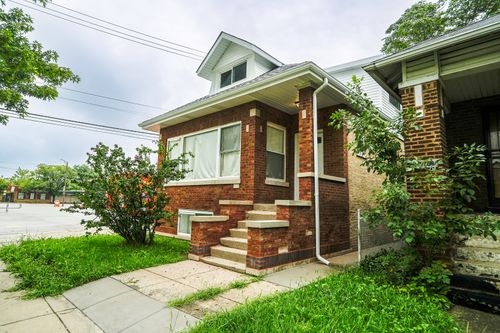 8717 S Bishop St, Chicago, IL, 60620-4838 | Card Image