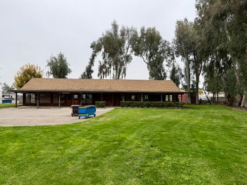 115 N Valley Oaks Dr, Visalia, CA, 93292-6771 | Card Image