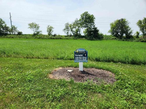 816 Valley Rd, DANE, WI, 53529-9526 | Card Image