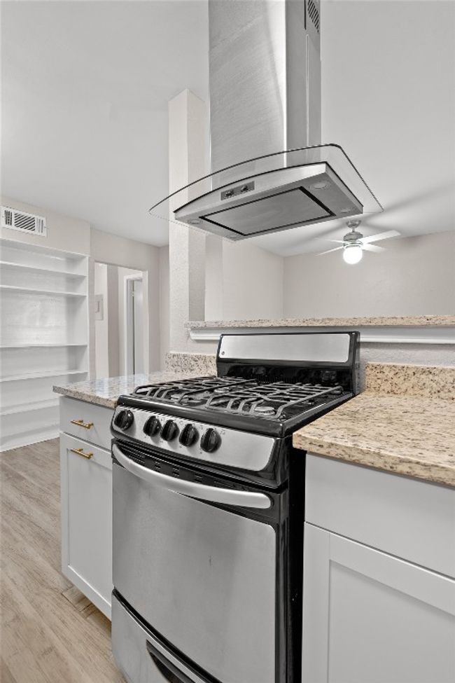 APT-236 - 2401 Manor Rd, Condo with 2 bedrooms, 1 bathrooms and null parking in Austin TX | Image 18