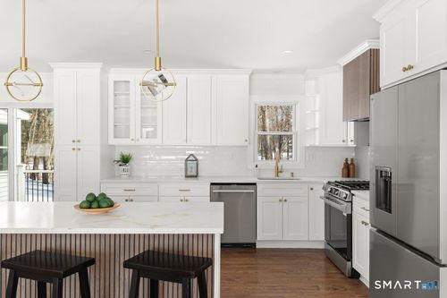 489 Derby Milford Rd, Orange, CT, 06477-2722 | Card Image