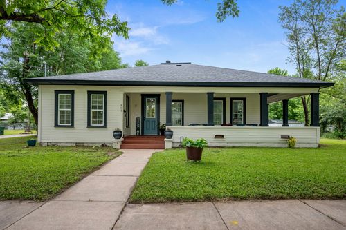 602 E 6th Street, Cameron, TX, 76520 | Card Image