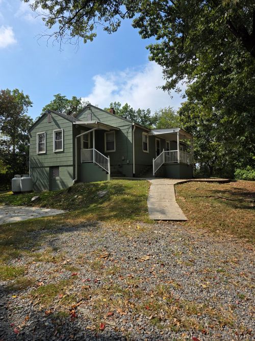 1531 Keswick Ave Ne, Roanoke, VA, 24012-8216 | Card Image