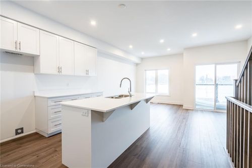 18 Clear Valley Lane, Mount Hope, ON, L0R1W0 | Card Image
