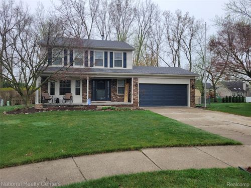17429 Brookview Drive, Livonia, MI, 48152 | Card Image