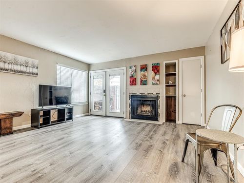 b107-11510 N May Ave, Oklahoma City, OK, 73120-5850 | Card Image