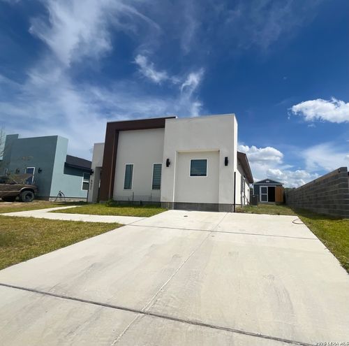 6521 Adenia Loop, Laredo, TX, 78043-6526 | Card Image