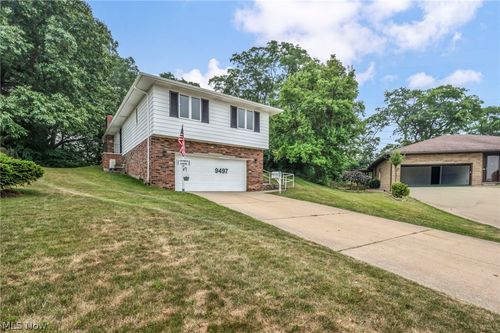 9497 Idlewood Dr, Brooklyn, OH, 44144-3118 | Card Image