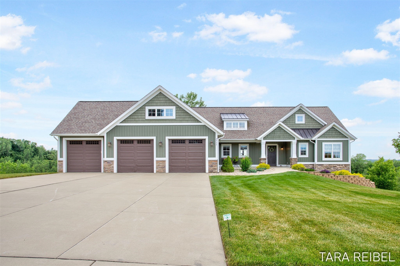 Rocaway Dr, Hudsonville, MI 49426