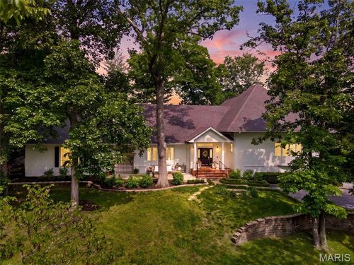 2480 Town And Country Ln, Saint Louis, MO, 63131-1120 | Card Image