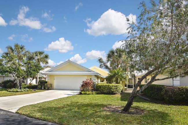 8 - 714 Brightside Crescent Drive, House other with 2 bedrooms, 2 bathrooms and null parking in Venice FL | Image 1