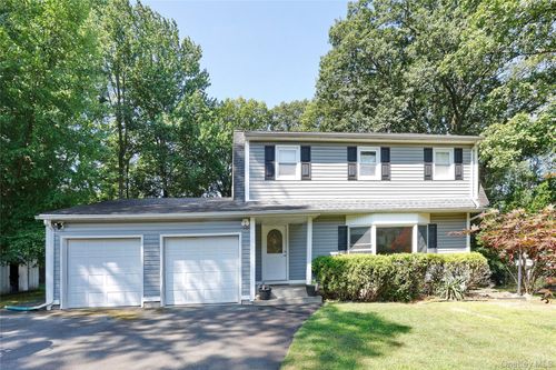 121 Smith Hill Rd, Suffern, NY, 10901-7723 | Card Image