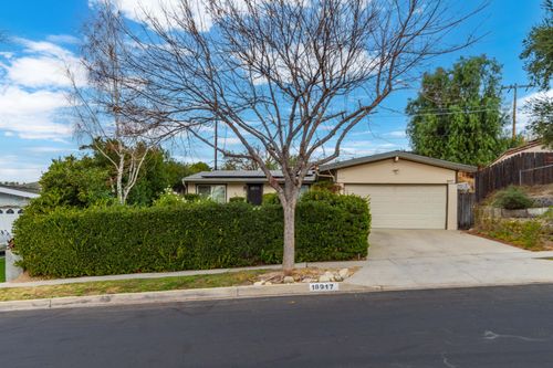 18917 Felbridge Street, Santa Clarita, CA, 91351 | Card Image