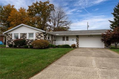 809 Bonnycastle Avenue, House other with 3 bedrooms, 2 bathrooms and null parking in Englewood OH | Image 2