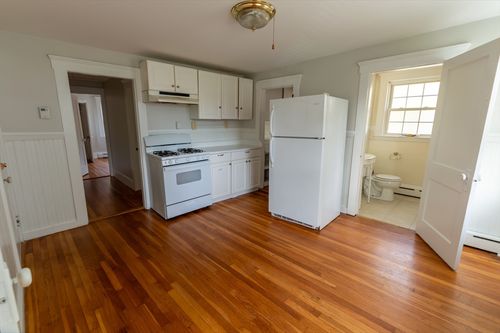 apt-4-19 Essex St, Beverly, MA, 01915-4553 | Card Image