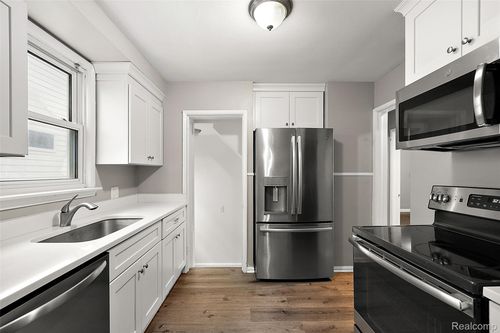 922 Mclean Ave, Royal Oak, MI, 48067-3488 | Card Image