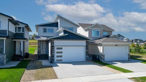 103 Crestview Boulevard, Sylvan Lake, AB, T4S0T7 | Card Image