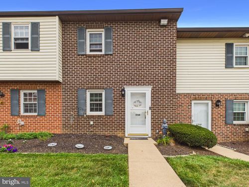 1708 Baron Dr, YORK, PA, 17408-2245 | Card Image