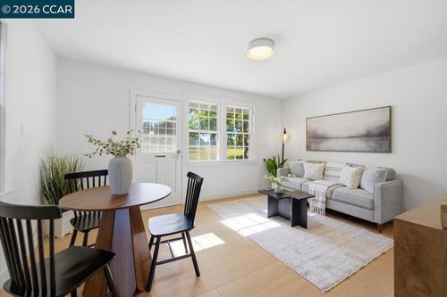2 Selfridge St, Vallejo, CA, 94590-3015 | Card Image