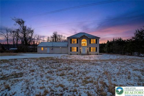 5693 Neola Rd, Stroudsburg, PA, 18360-7874 | Card Image