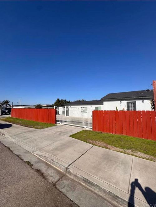 1196 Del Mar Ave, Chula Vista, CA, 91911-3365 | Card Image