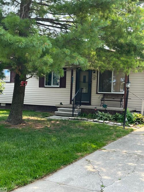 37650 Maplehill St, Harrison Township, MI, 48045-2731 | Card Image