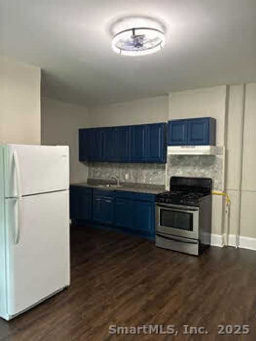 apt-2n-526 Garden St, Hartford, CT, 06112-1996 | Card Image