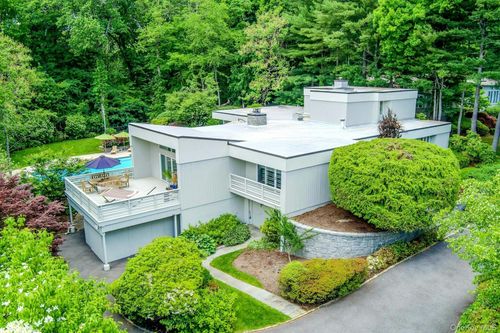 10 Cypress Point Dr, Purchase, NY, 10577-1504 | Card Image