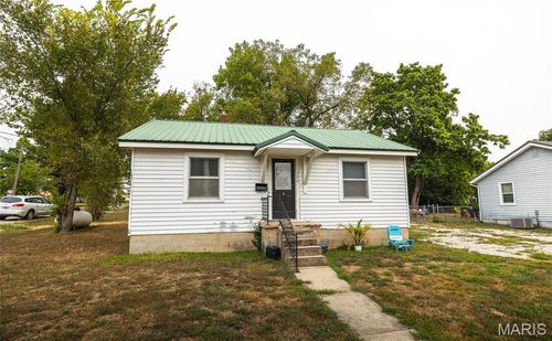 306 W Hunt St, Salem, MO, 65560-2114 | Card Image