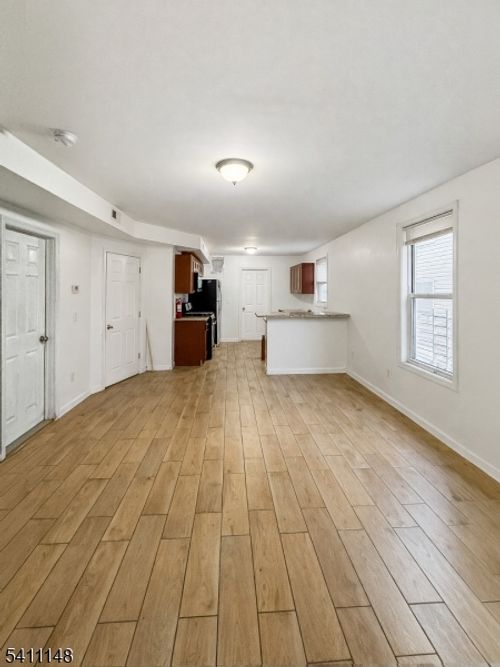 2-81 Summer Ave, Newark, NJ, 07104-2511 | Card Image