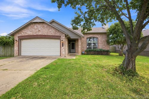474 142nd Pl, Glenpool, OK, 74033-3581 | Card Image