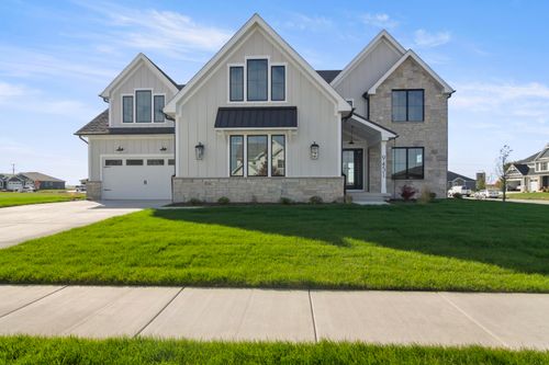 10045 Switch Grass Ln, Saint John, IN, 46373-0670 | Card Image