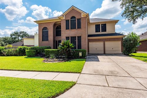 3902 Oak Wood Dr N, Pearland, TX, 77581-6164 | Card Image
