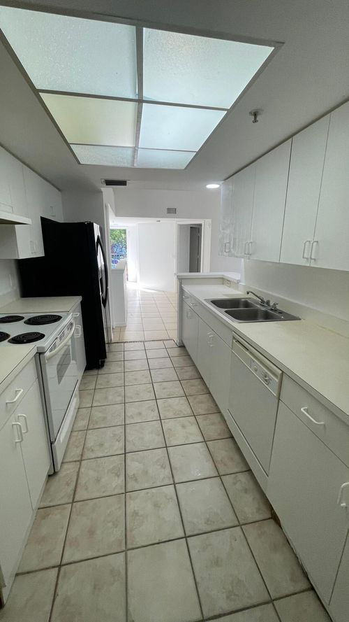 103-4199 N Haverhill Rd, West Palm Beach, FL, 33417-8326 | Card Image