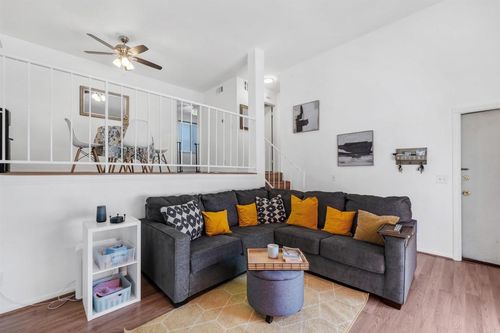 unit-19-14293 Foothill Blvd, Sylmar, CA, 91342-1572 | Card Image