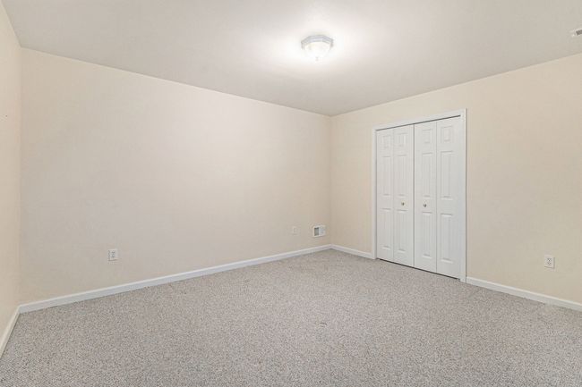 2250 Willow Tree Dr, Condo with 2 bedrooms, 3 bathrooms and null parking in Brighton MI | Image 18