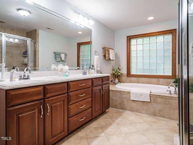 023-1280x960-bathroom | Image 20