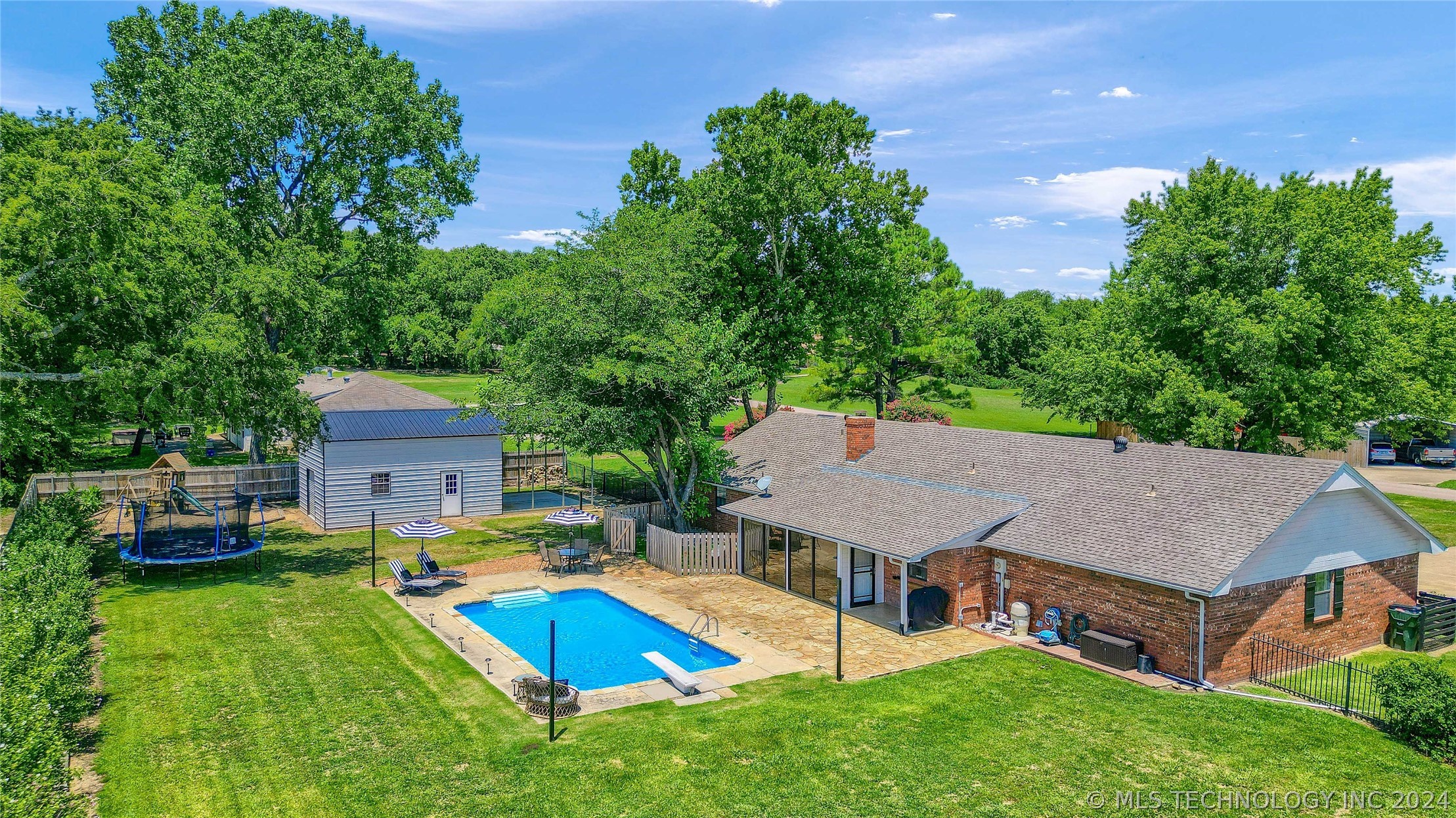 Rolling Wood Hills Dr, Durant, OK 74701