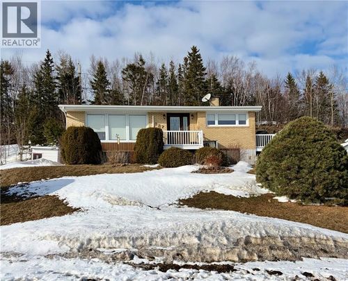 337 Dillon Ave, Dalhousie, NB, E8C1N4 | Card Image