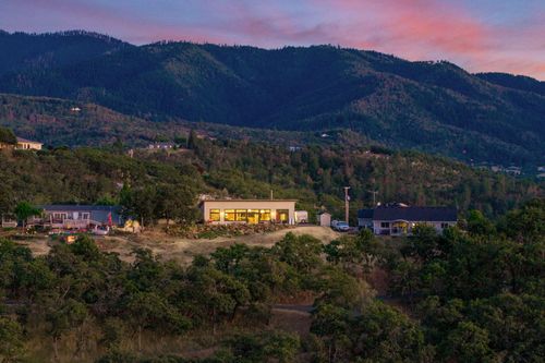 1873 Sundial Dr, Medford, OR, 97501-4257 | Card Image