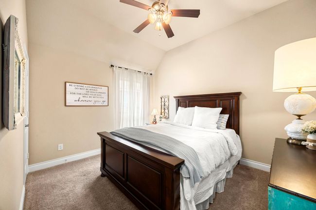 Lovely second bedroom. | Image 23