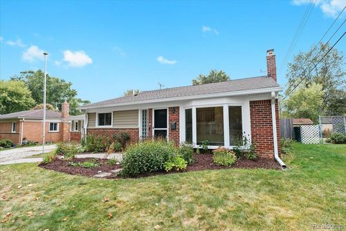 1405 Maple Dr, Rochester, MI, 48307-1536 | Card Image