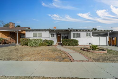 19531 Gilmore St, Reseda, CA, 91335-5719 | Card Image