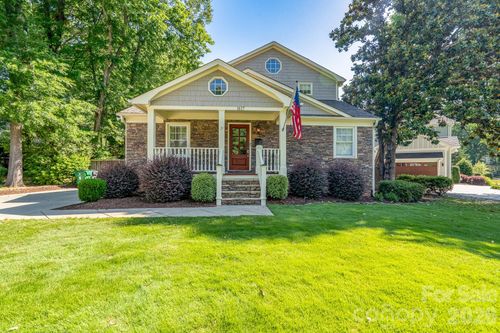 1617 Brook Rd, Charlotte, NC, 28205-2425 | Card Image
