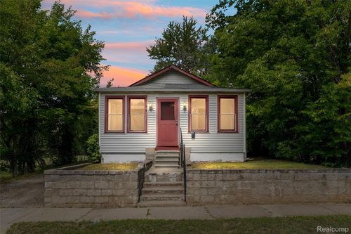44 Orton Avenue, Pontiac, MI, 48341 | Card Image