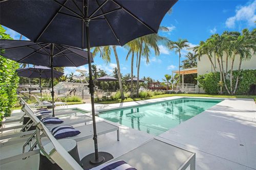 815 Ne 76th St, Miami, FL, 33138-5212 | Card Image