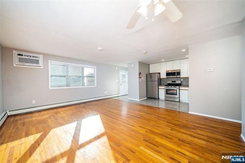 54 Chestnut Street, Weehawken, NJ, 07086 | Card Image