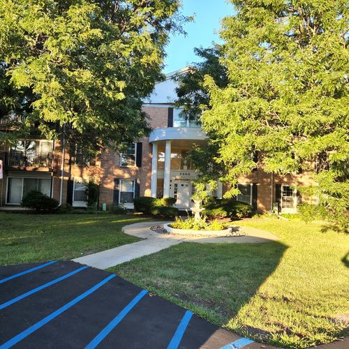 apt-206-5300 Carriageway Dr, Rolling Meadows, IL, 60008-3945 | Card Image