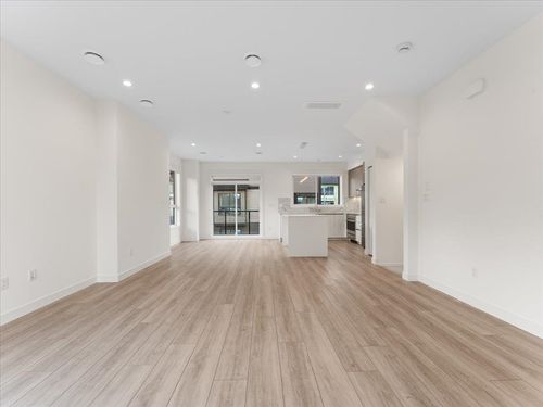 34-4337 Boundary Rd, Richmond, BC, V6V0C4 | Card Image